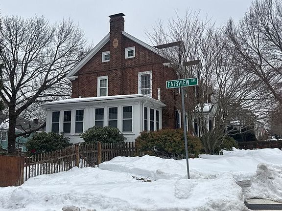 3rd image of 324 Payson Rd