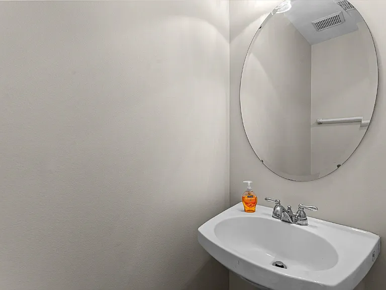 7813 Villa Pl — Photo 22