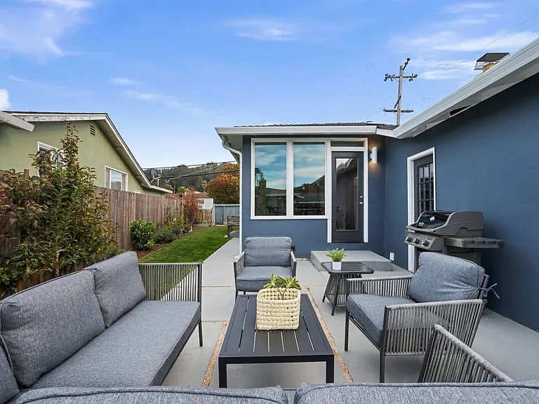 795 Montezuma Dr — Photo 3