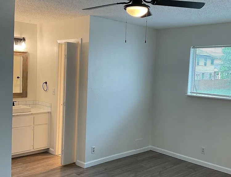 1208 Preswick Cir — Photo 12