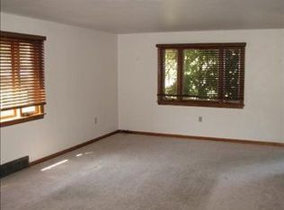 236 Santa Fe Dr, Bethel Park, PA 15102