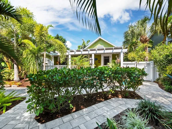 450 Firehouse Ct, Longboat Key, FL 34228