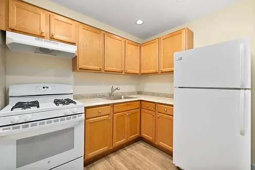 Parkway Cedarhurst Apartments — Photo 35