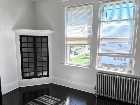 1305 Parkwood Blvd APT 2, Schenectady, NY 12308