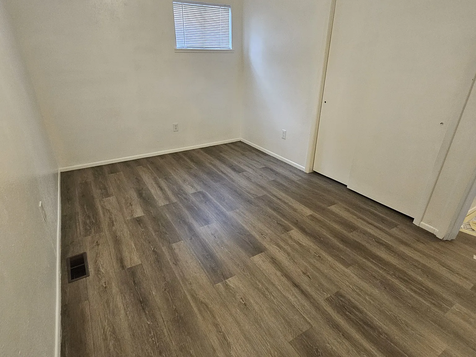 2 bed, 820 sqft, $1,200 — Photo 3