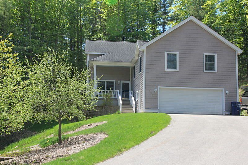 407 W Grove St, Suttons Bay, MI 49682 Zillow