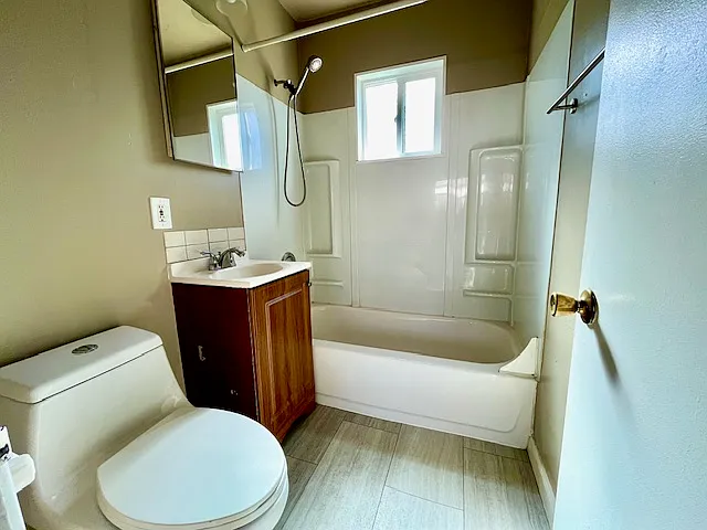 2055 N Morena Blvd — Photo 12