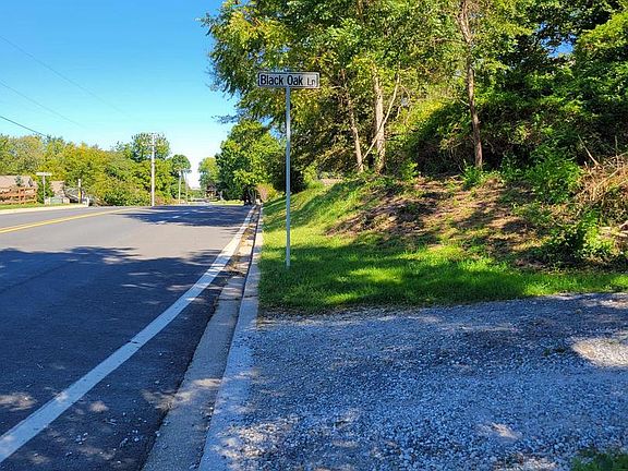 4th image of Black Oak Ln
