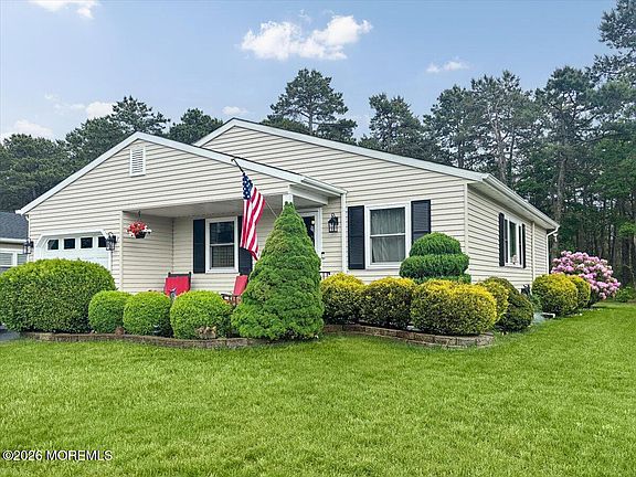 2nd image of 53 Chesterfield Ln