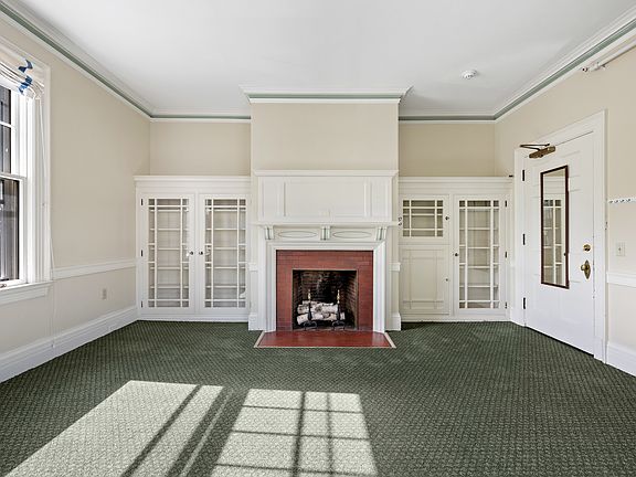 2nd image of 7 Oak St #11304943