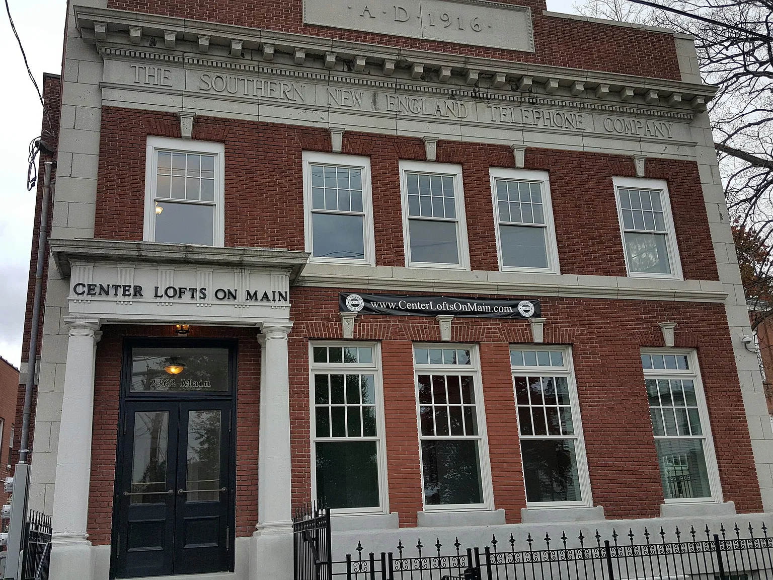 2362 Main St — Photo 2