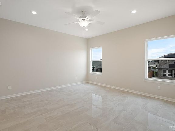 3rd image of 2056 Retama St