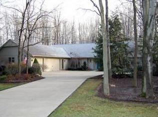 10377 Pine Needle Trl, Strongsville, OH
