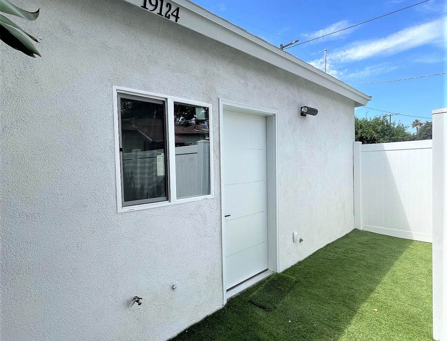 19124 Erwin St — Photo 1