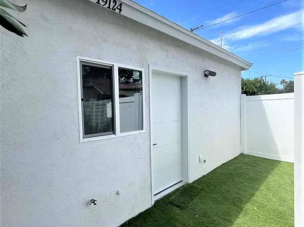 19124 Erwin St, Reseda, CA 91335