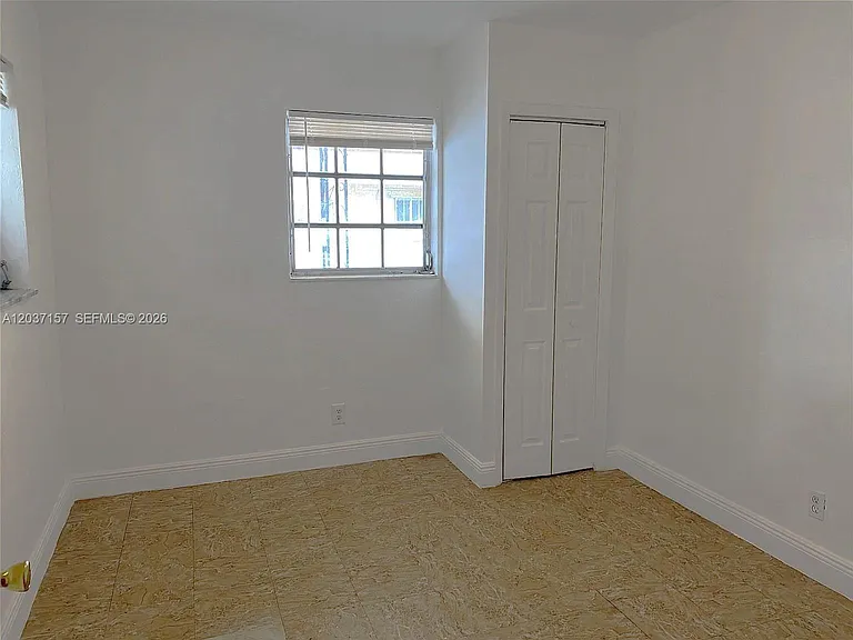 2010 NW 70th St — Photo 12
