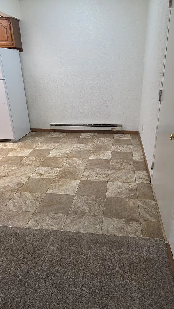 Broadway Manor — Photo 3