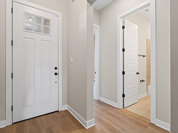 5th image of 10217 Louanne Dr