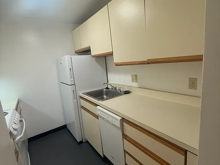 523 Columbus Ave #2 — Photo 8