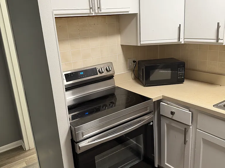 32850 Aurora Rd #201 — Photo 3