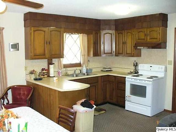 Home for Sale in Quincy, IL $109,000