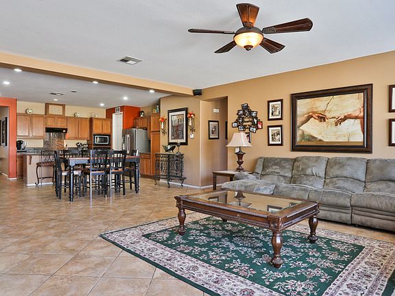 2nd image of 26384 Hobart Cir
