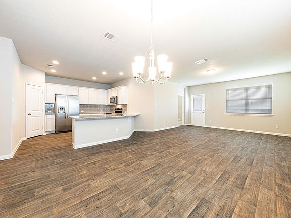 3rd image of 109 Jubilee Dr