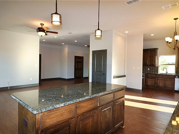 5th image of 151 Palisades Cir