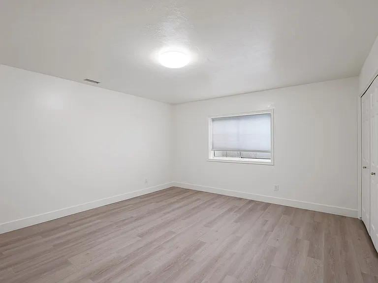 1275 Cambridge Ct — Photo 25