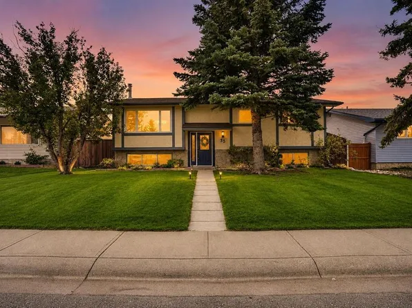 35 S Queen Isabella Close SE, Calgary, AB T2J 3R2