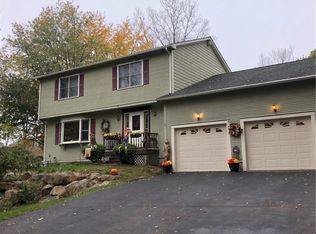 16 Century Ln, Cranston, RI 02921