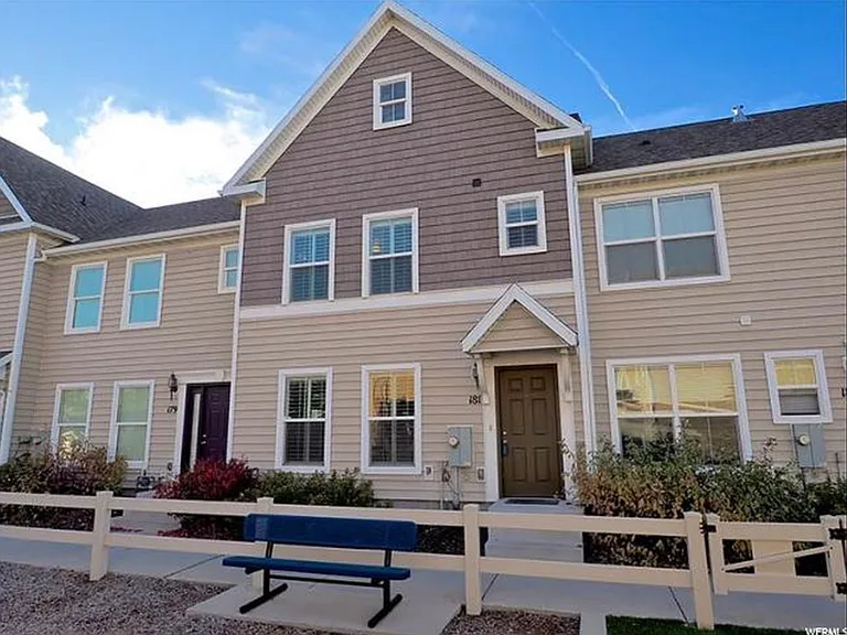 181 W Carrick Dr — Photo 1