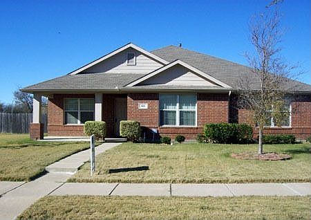 1st image of 813 Montrose Trl