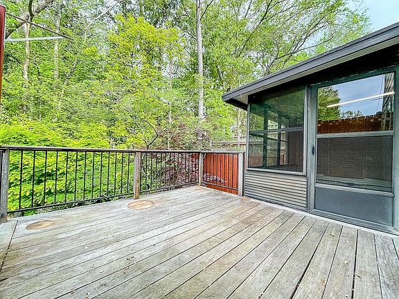 4th image of 2934 Woodruff Dr SE