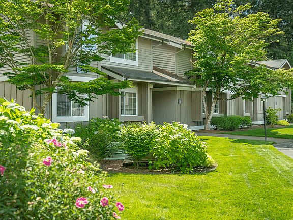 Explore Stonegate Apartments