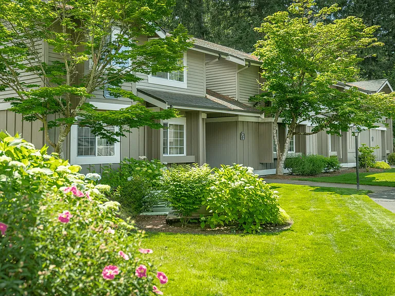 Explore Stonegate Apartments