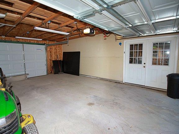 3rd image of 8661 Lincoln Lake Ave NE
