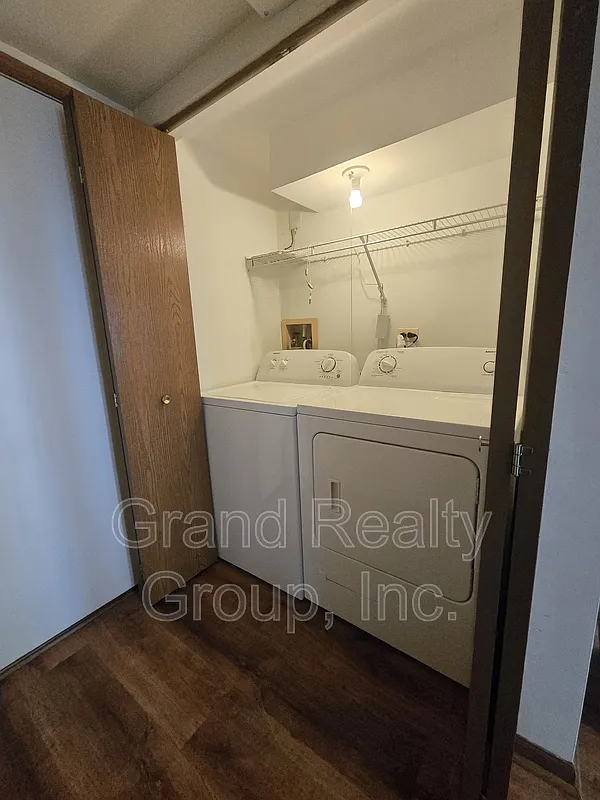 2 bed, 2.0 bath, 980 sqft, $2,000 — Photo 4