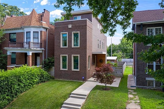 1st image of 5766 Pershing Ave
