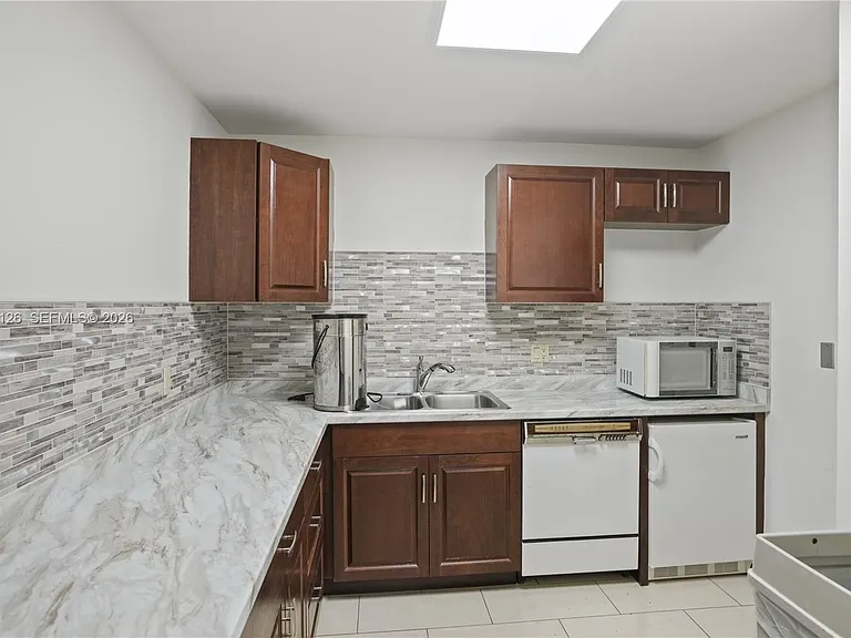 19355 Turnberry Way #25GR — Photo 60