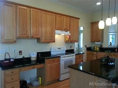 4th image of 11341 Laurel Woods Dr