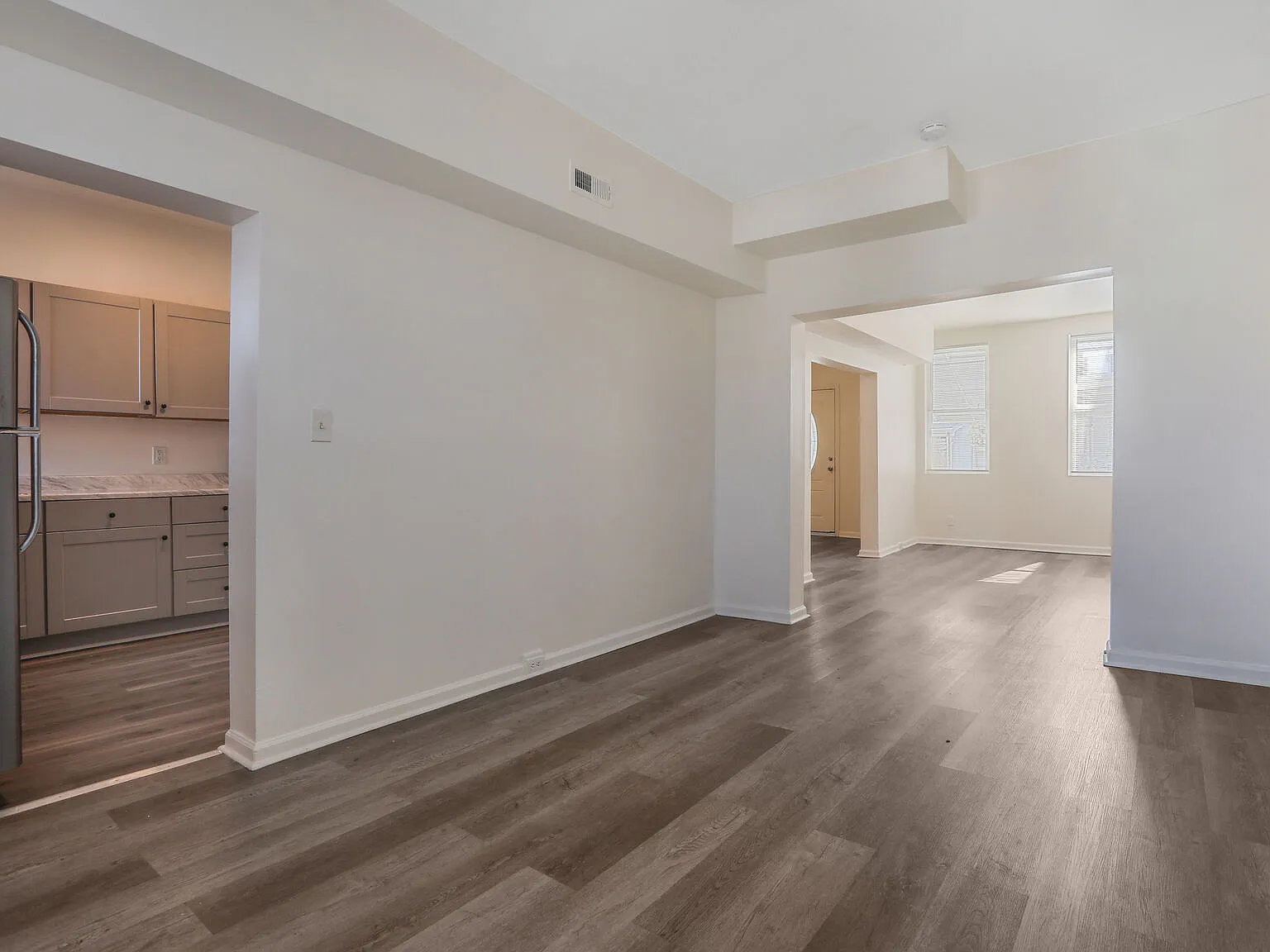 4 bed, 1350 sqft, $1,700 — Photo 2