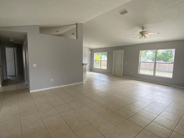 632 SE Chapman Ave — Photo 12