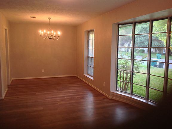 3rd image of 1502 Sharon Dr
