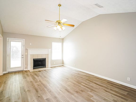 4th image of 1318 Eastwoods Dr