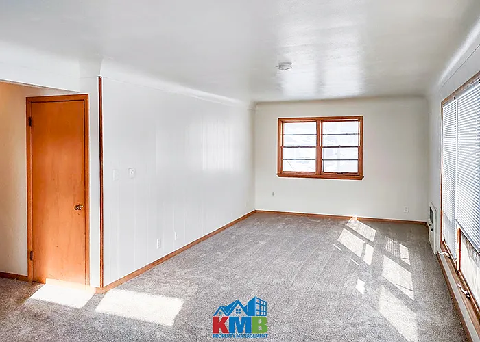 129 Southview Dr — Photo 3
