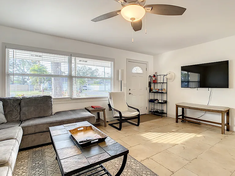 2437 Arapaho St — Photo 16