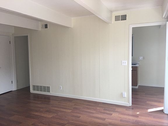 Living Room / Kitchen Entrance