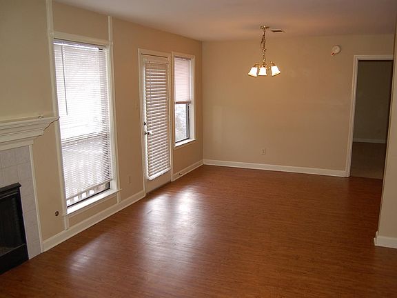 2nd image of 45 Blackstone Cir