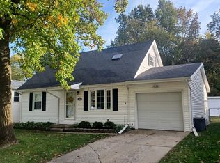 2205 Clearwater Ave, Bloomington, IL 61704